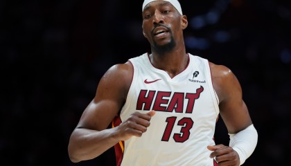 今天硬气！阿德巴约15中11&amp;三分6中4砍下29分9板4助 末节13分！